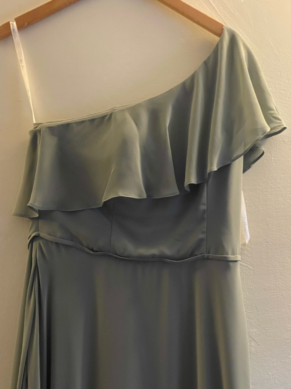 One-Shoulder Ruffle Bridesmaids/Evening Dress in Sage green - Picture 2 of 4